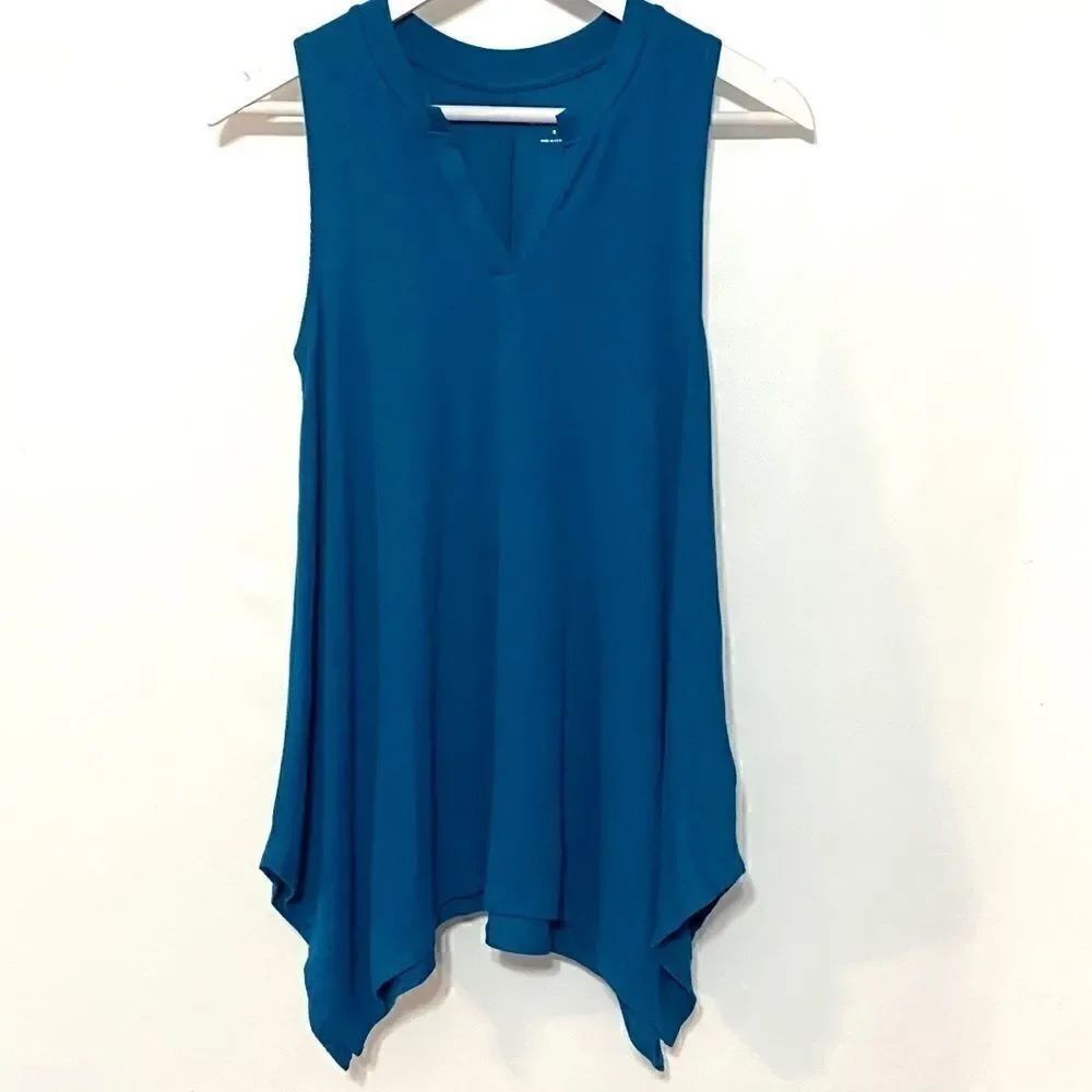 NWT Stylus blue tunic vneck small asymmetrical